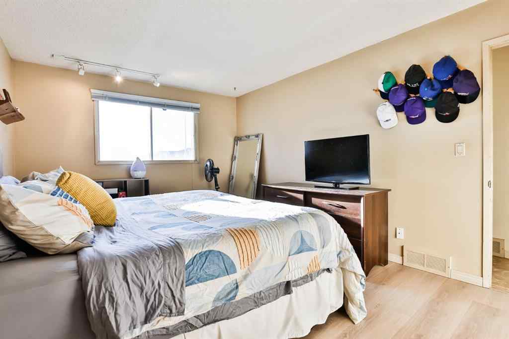 MLS® A2269137 - 125 Princeton Crescent W in Varsity Village Lethbridge, Residential