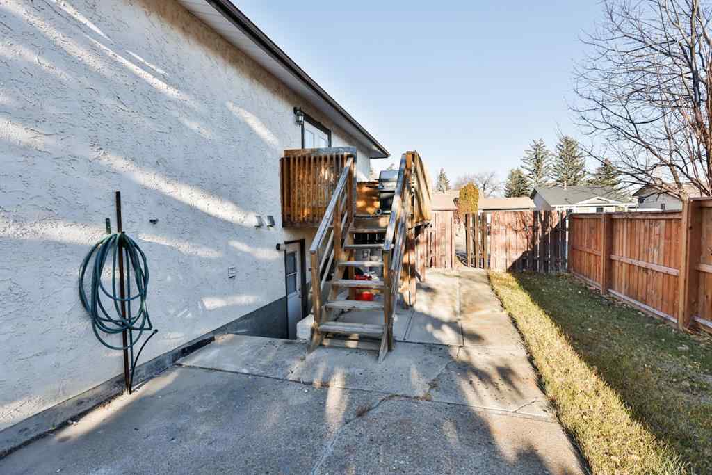 MLS® A2269137 - 125 Princeton Crescent W in Varsity Village Lethbridge, Residential