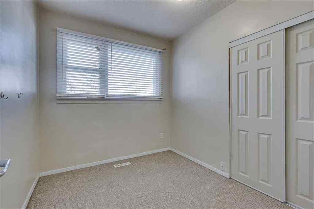 MLS® A2269138 - 5218 56 Avenue  in Central Ponoka Ponoka, Multi-Family