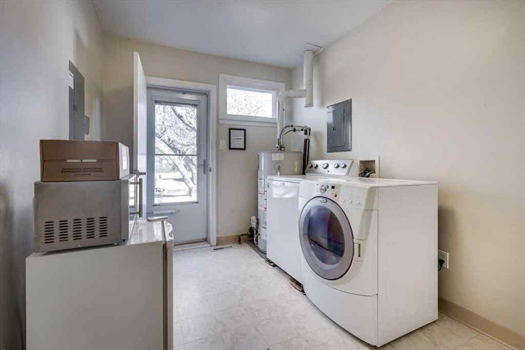 MLS® A2269138 - 5218 56 Avenue  in Central Ponoka Ponoka, Multi-Family