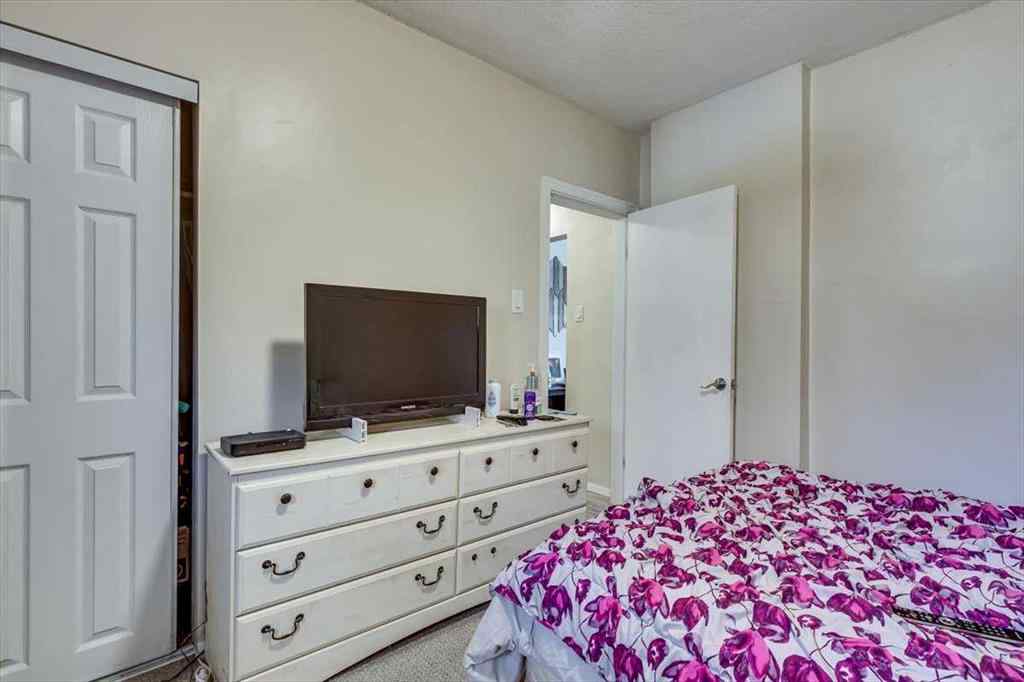 MLS® A2269138 - 5218 56 Avenue  in Central Ponoka Ponoka, Multi-Family