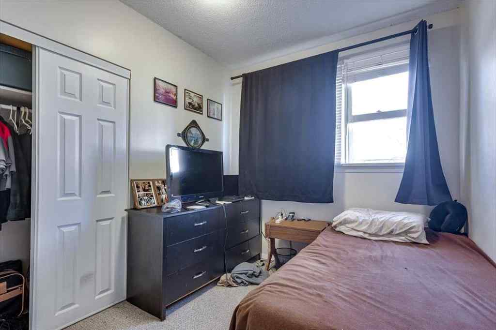 MLS® A2269138 - 5218 56 Avenue  in Central Ponoka Ponoka, Multi-Family