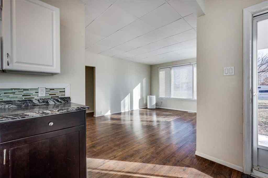 MLS® A2269138 - 5218 56 Avenue  in Central Ponoka Ponoka, Multi-Family