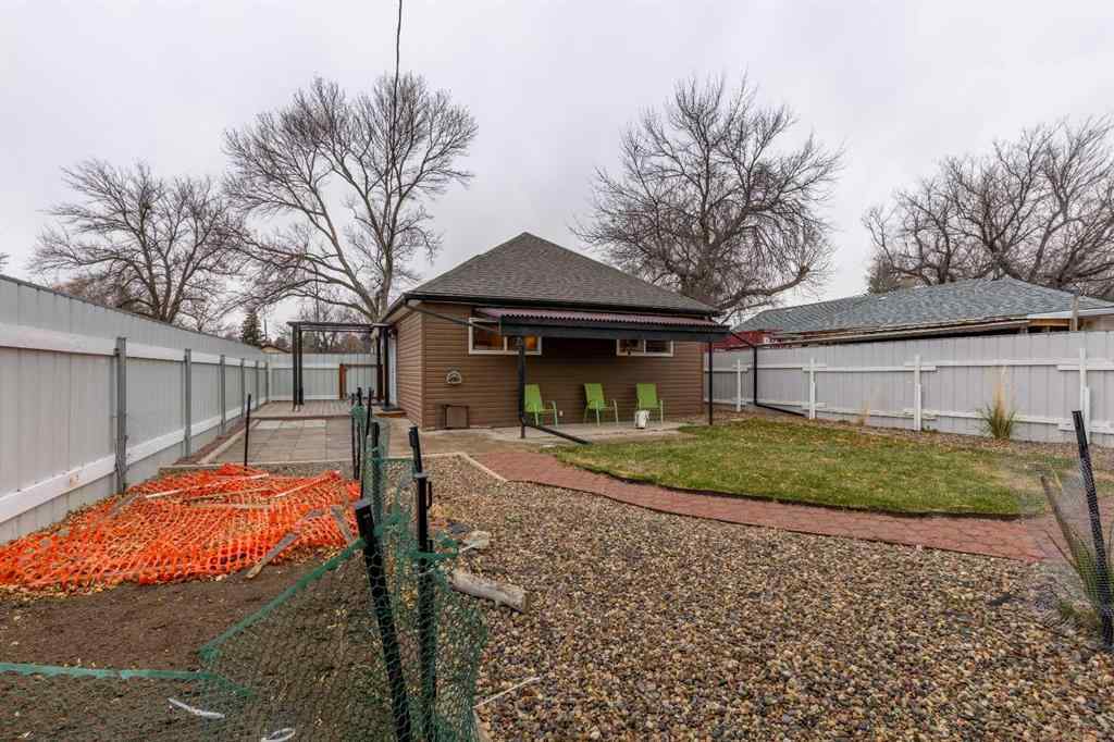 MLS&reg; # A2269142 - 915 7 Street N in NONE Lethbridge, Residential Open Houses