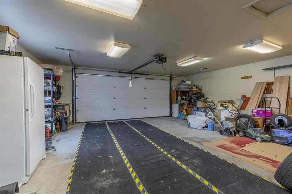 MLS&reg; # A2269142 - 915 7 Street N in NONE Lethbridge, Residential Open Houses