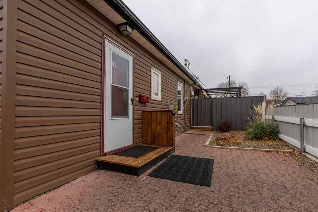 MLS&reg; # A2269142 - 915 7 Street N in NONE Lethbridge, Residential Open Houses