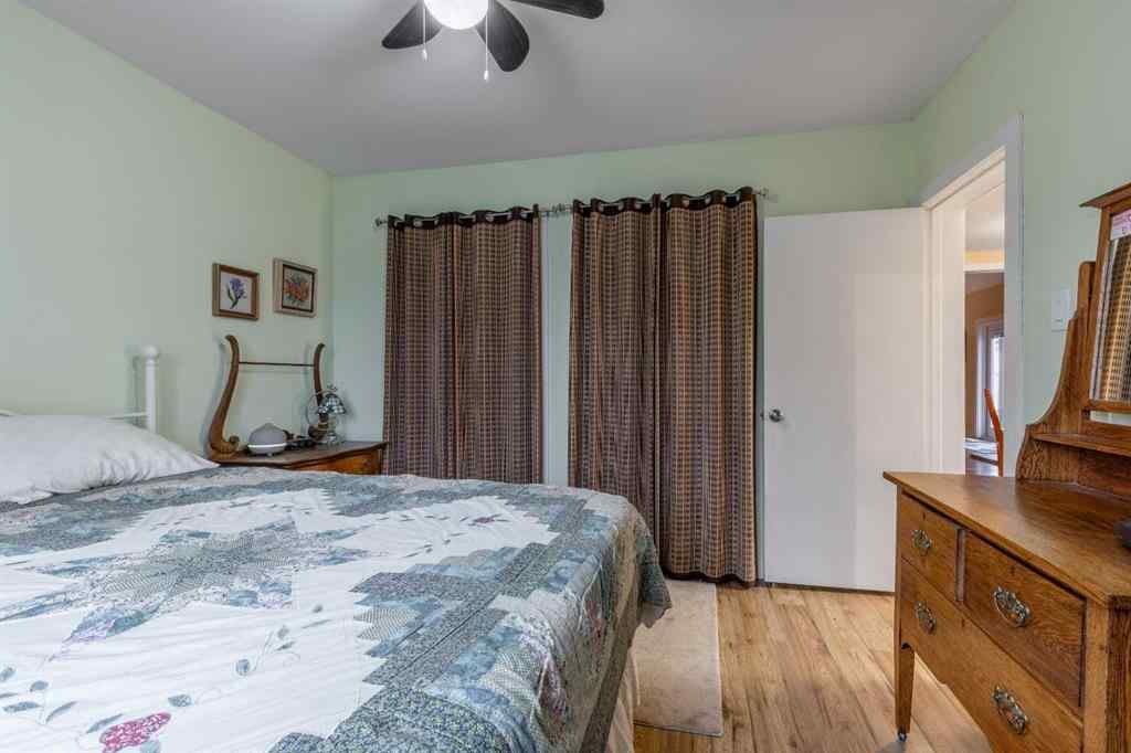 MLS&reg; # A2269142 - 915 7 Street N in NONE Lethbridge, Residential Open Houses