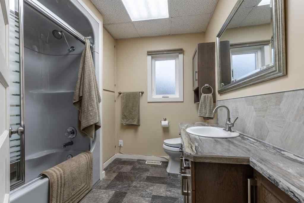 MLS&reg; # A2269142 - 915 7 Street N in NONE Lethbridge, Residential Open Houses