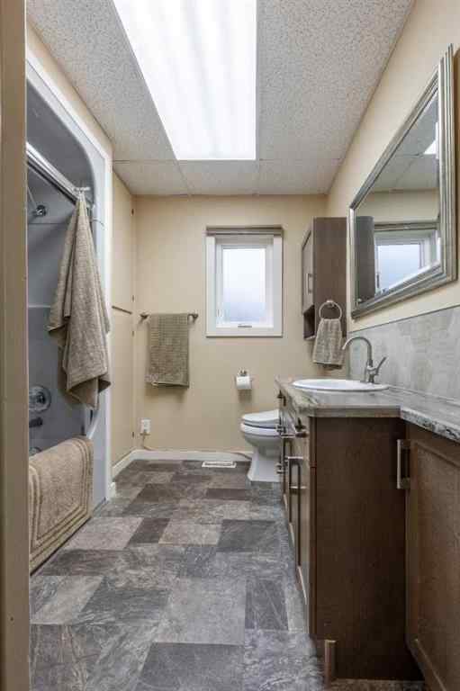 MLS&reg; # A2269142 - 915 7 Street N in NONE Lethbridge, Residential Open Houses