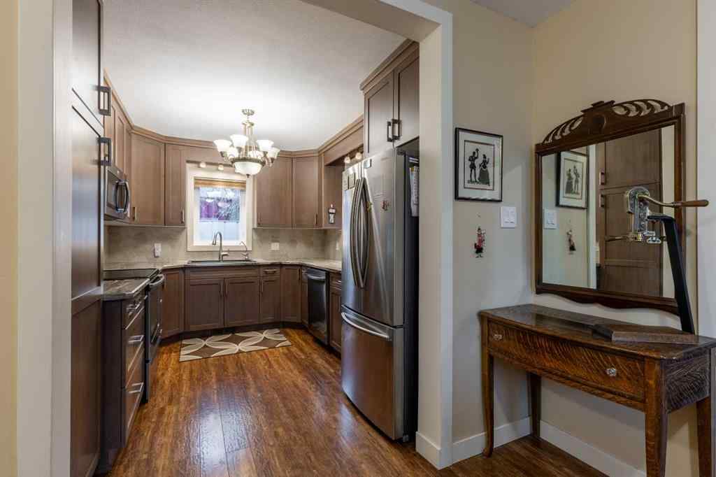 MLS&reg; # A2269142 - 915 7 Street N in NONE Lethbridge, Residential Open Houses