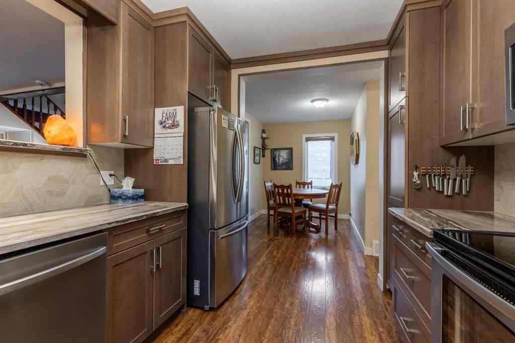 MLS&reg; # A2269142 - 915 7 Street N in NONE Lethbridge, Residential Open Houses