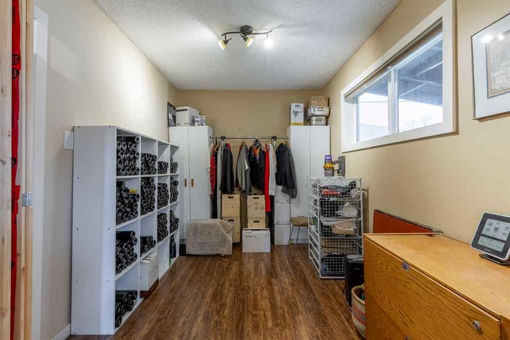MLS&reg; # A2269142 - 915 7 Street N in NONE Lethbridge, Residential Open Houses