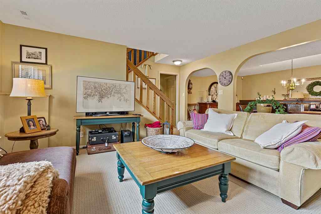 MLS® A2269146 - 4 Ross View Place SE in Ross Glen Medicine Hat, Residential