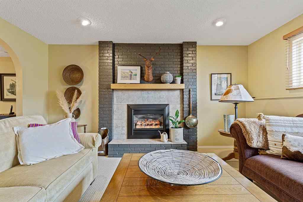 MLS® A2269146 - 4 Ross View Place SE in Ross Glen Medicine Hat, Residential