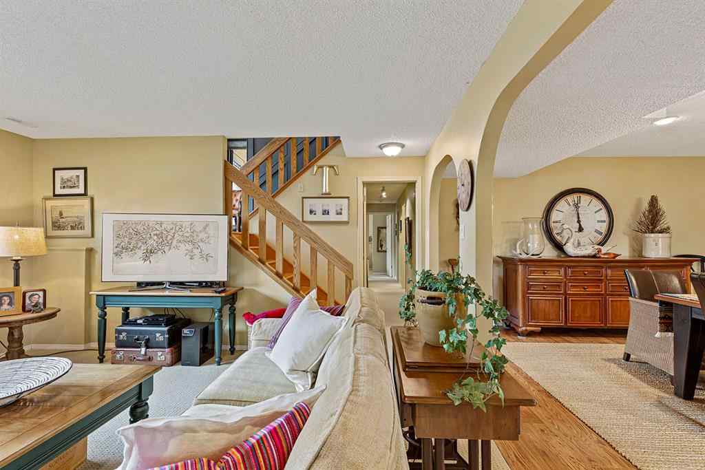 MLS® A2269146 - 4 Ross View Place SE in Ross Glen Medicine Hat, Residential