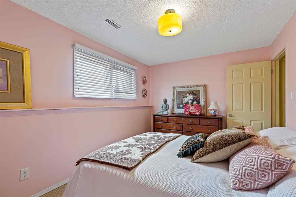 MLS® A2269146 - 4 Ross View Place SE in Ross Glen Medicine Hat, Residential