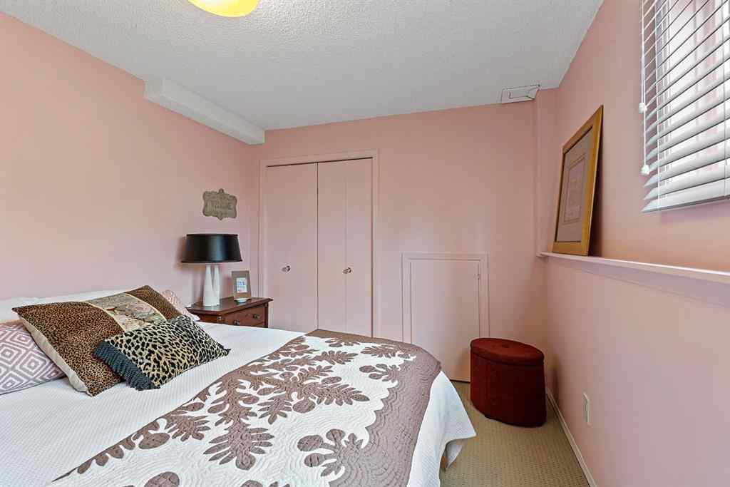 MLS® A2269146 - 4 Ross View Place SE in Ross Glen Medicine Hat, Residential