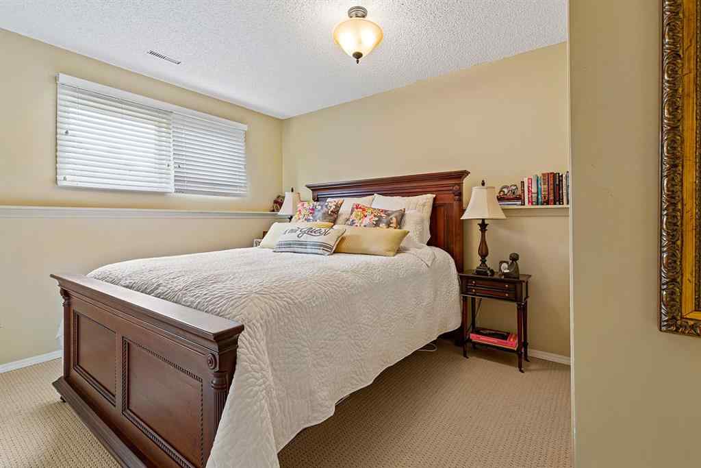 MLS® A2269146 - 4 Ross View Place SE in Ross Glen Medicine Hat, Residential