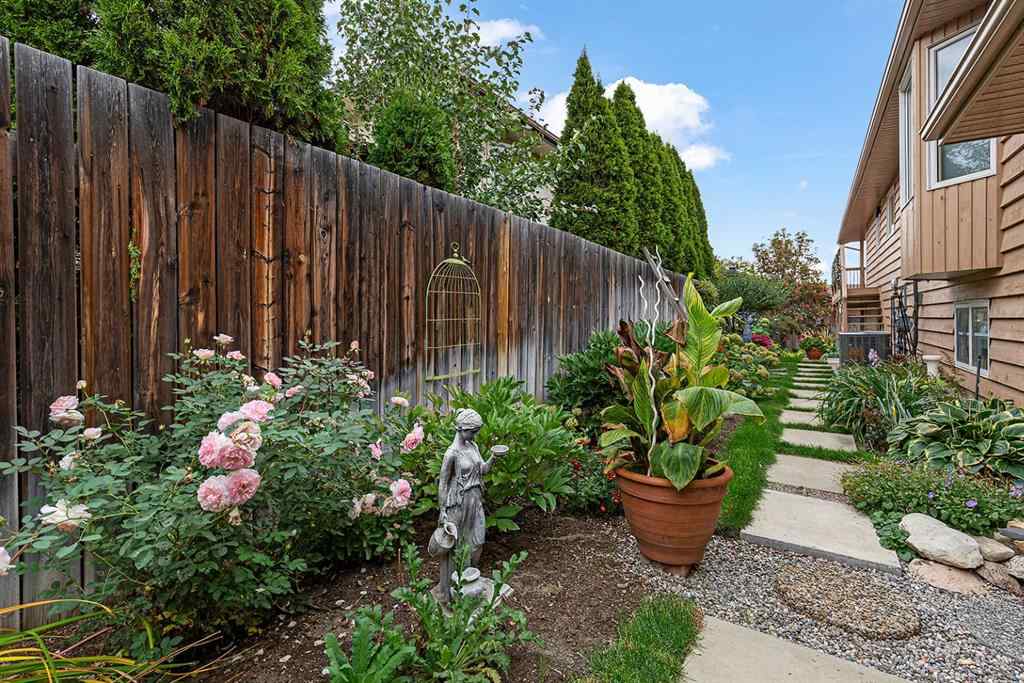 MLS® A2269146 - 4 Ross View Place SE in Ross Glen Medicine Hat, Residential