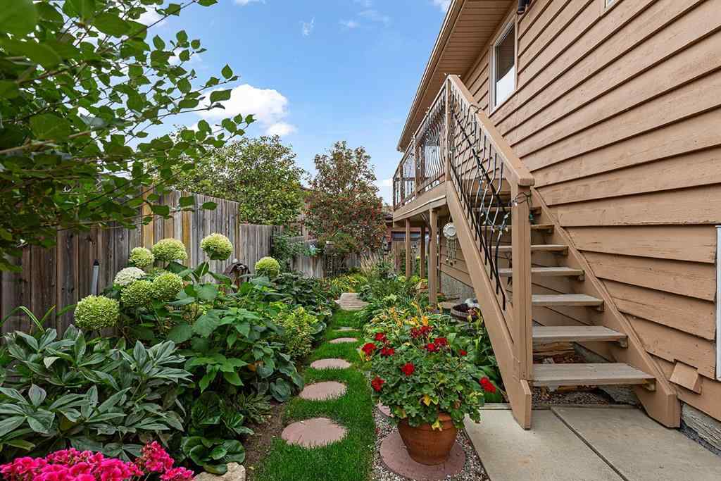 MLS® A2269146 - 4 Ross View Place SE in Ross Glen Medicine Hat, Residential