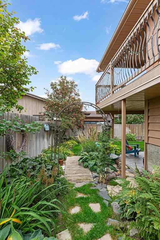 MLS® A2269146 - 4 Ross View Place SE in Ross Glen Medicine Hat, Residential