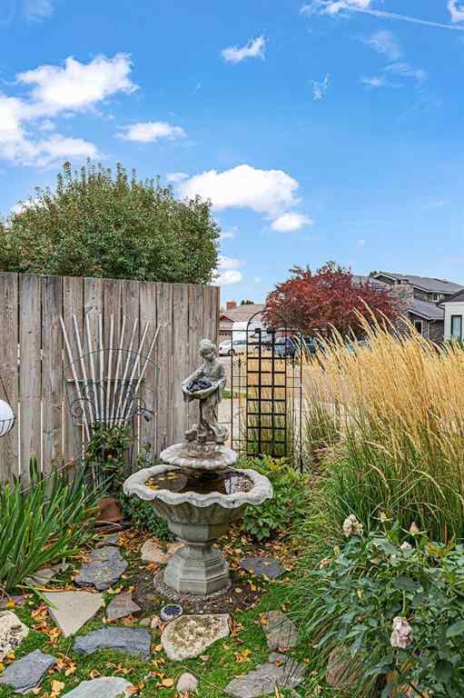 MLS® A2269146 - 4 Ross View Place SE in Ross Glen Medicine Hat, Residential