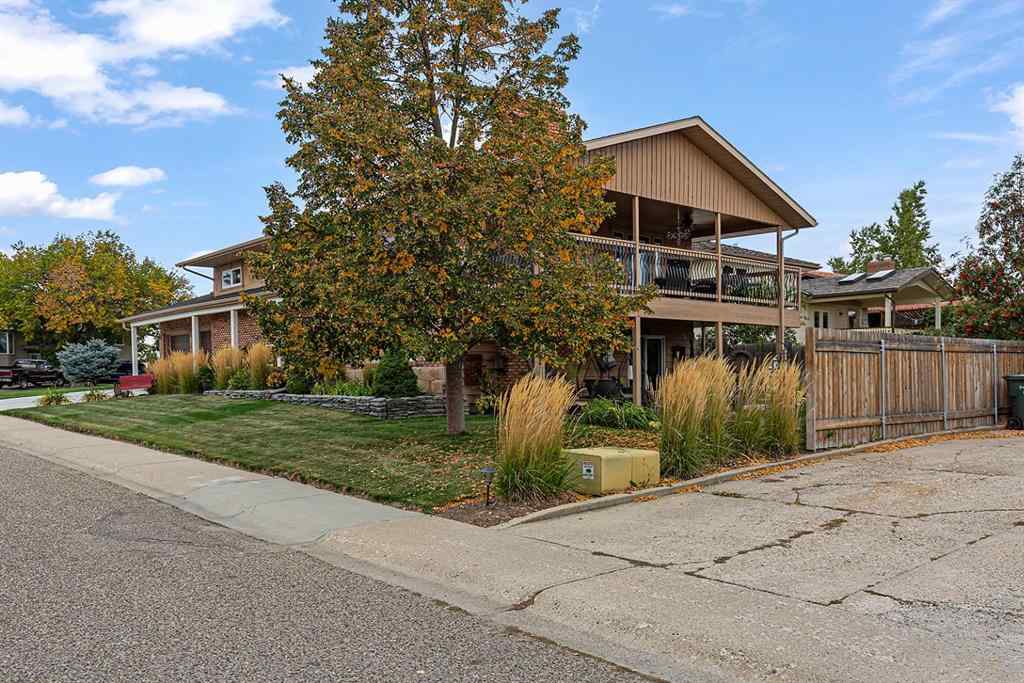 MLS® A2269146 - 4 Ross View Place SE in Ross Glen Medicine Hat, Residential