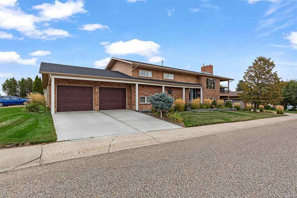 MLS® A2269146 - 4 Ross View Place SE in Ross Glen Medicine Hat, Residential