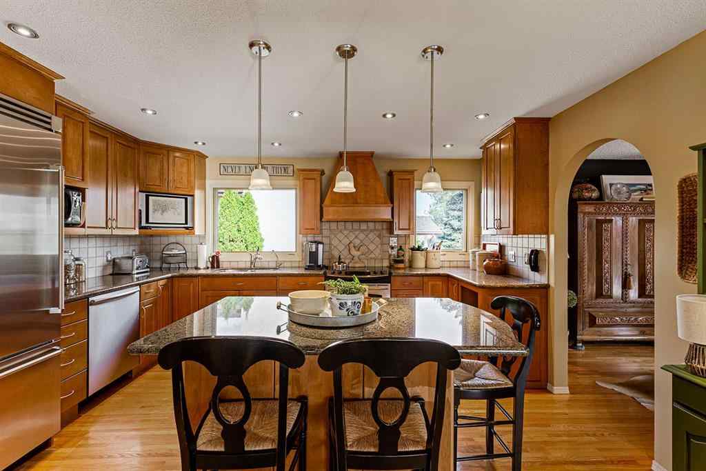 MLS® A2269146 - 4 Ross View Place SE in Ross Glen Medicine Hat, Residential