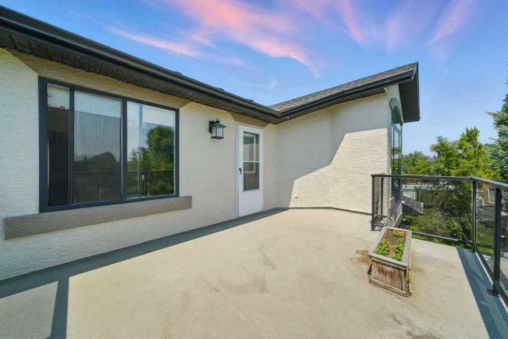 MLS® A2269150 - 31 Lynx Meadows Court NW in NONE Calgary, Residential