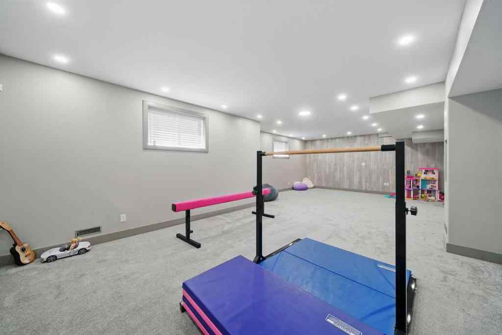 MLS® A2269150 - 31 Lynx Meadows Court NW in NONE Calgary, Residential