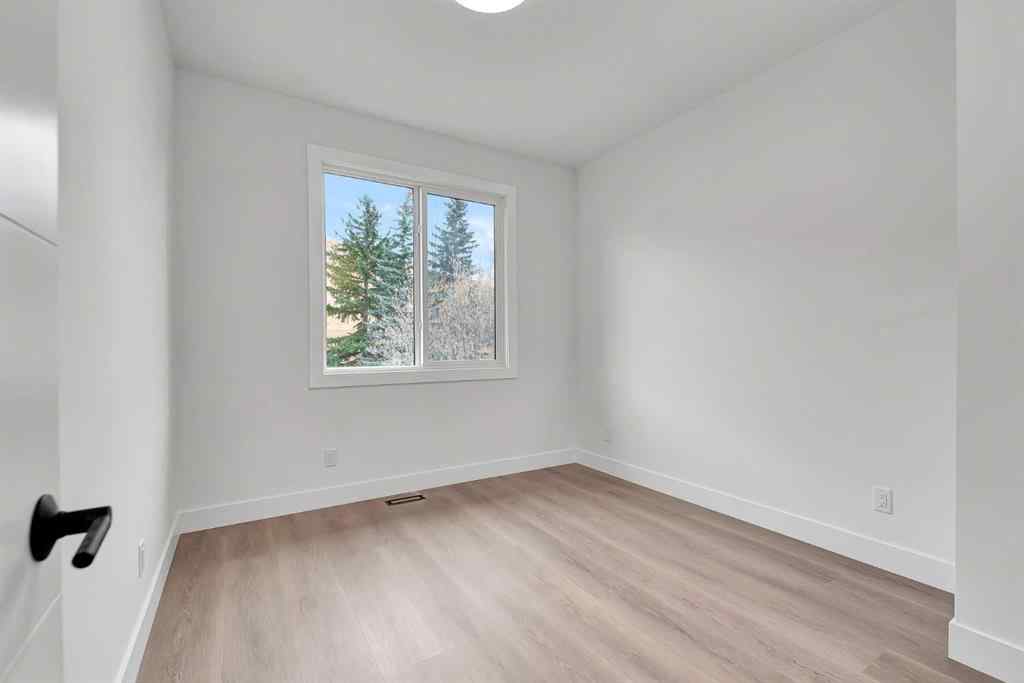 MLS® A2269153 - 2526 7 Avenue NW in West Hillhurst Calgary, Residential