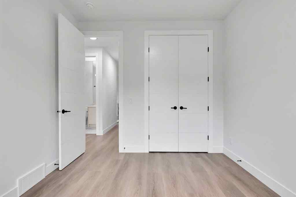 MLS® A2269153 - 2526 7 Avenue NW in West Hillhurst Calgary, Residential