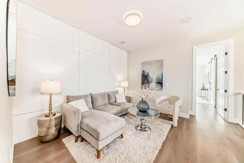 MLS® A2269153 - 2526 7 Avenue NW in West Hillhurst Calgary, Residential