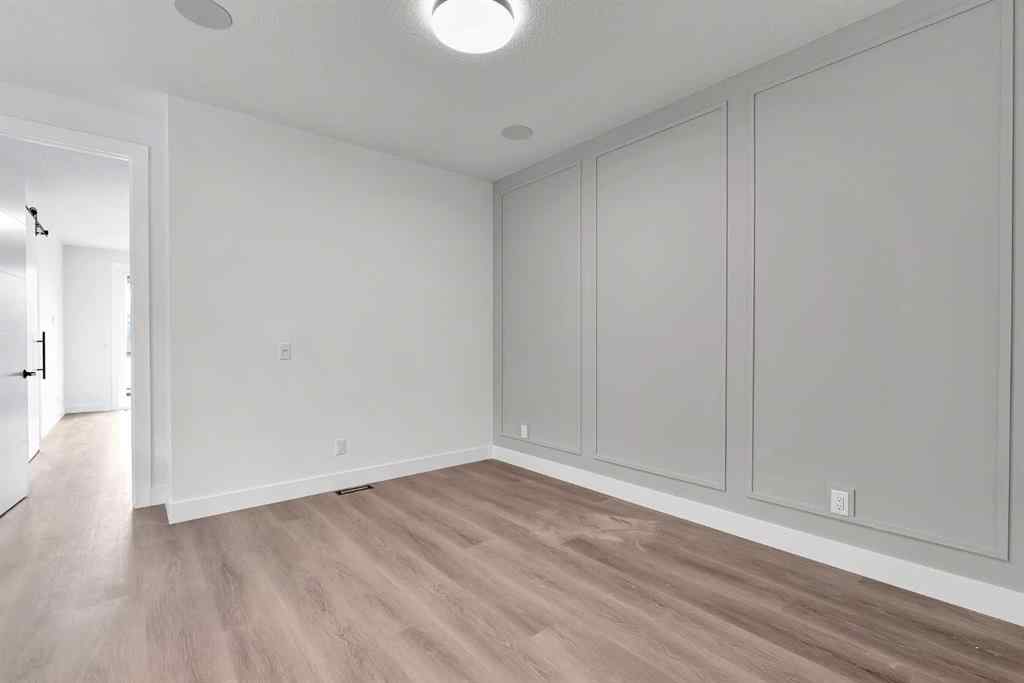 MLS® A2269153 - 2526 7 Avenue NW in West Hillhurst Calgary, Residential