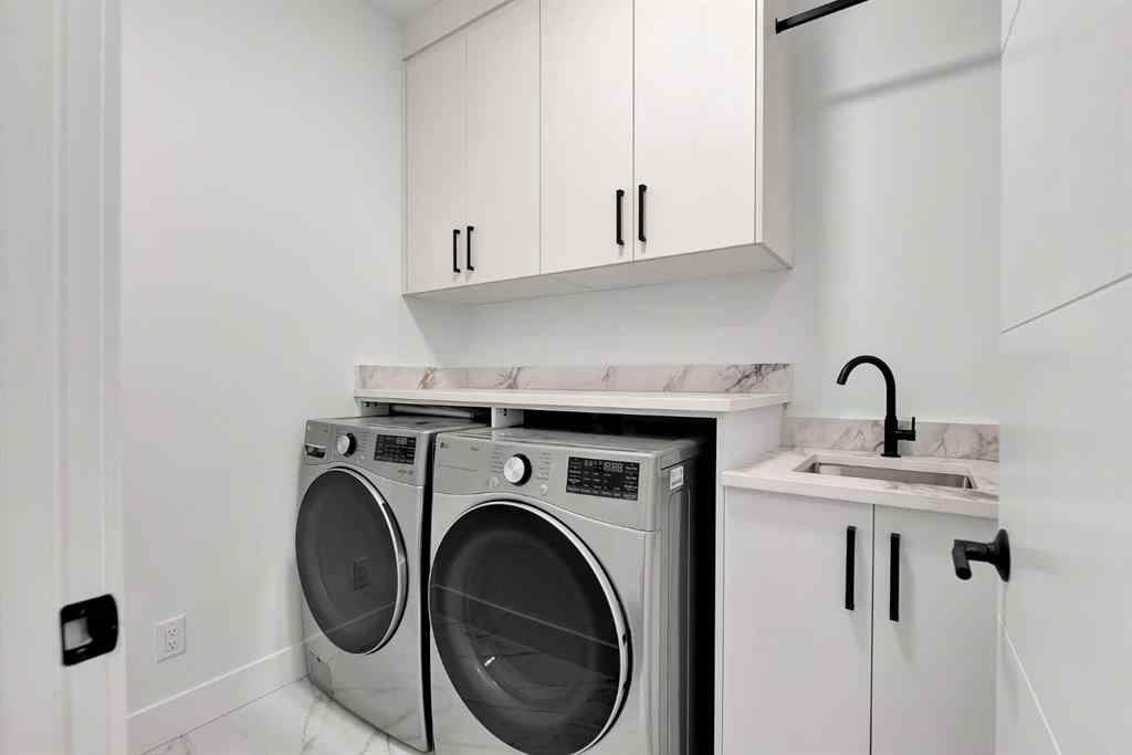 MLS® A2269153 - 2526 7 Avenue NW in West Hillhurst Calgary, Residential