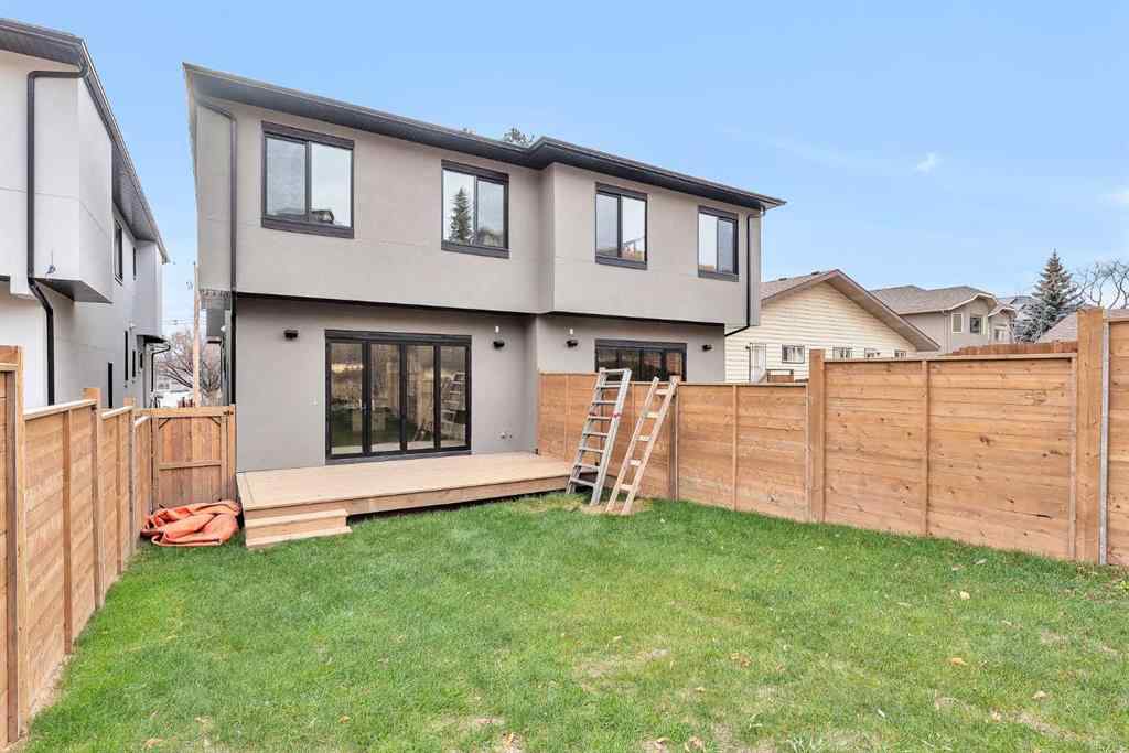 MLS® A2269153 - 2526 7 Avenue NW in West Hillhurst Calgary, Residential