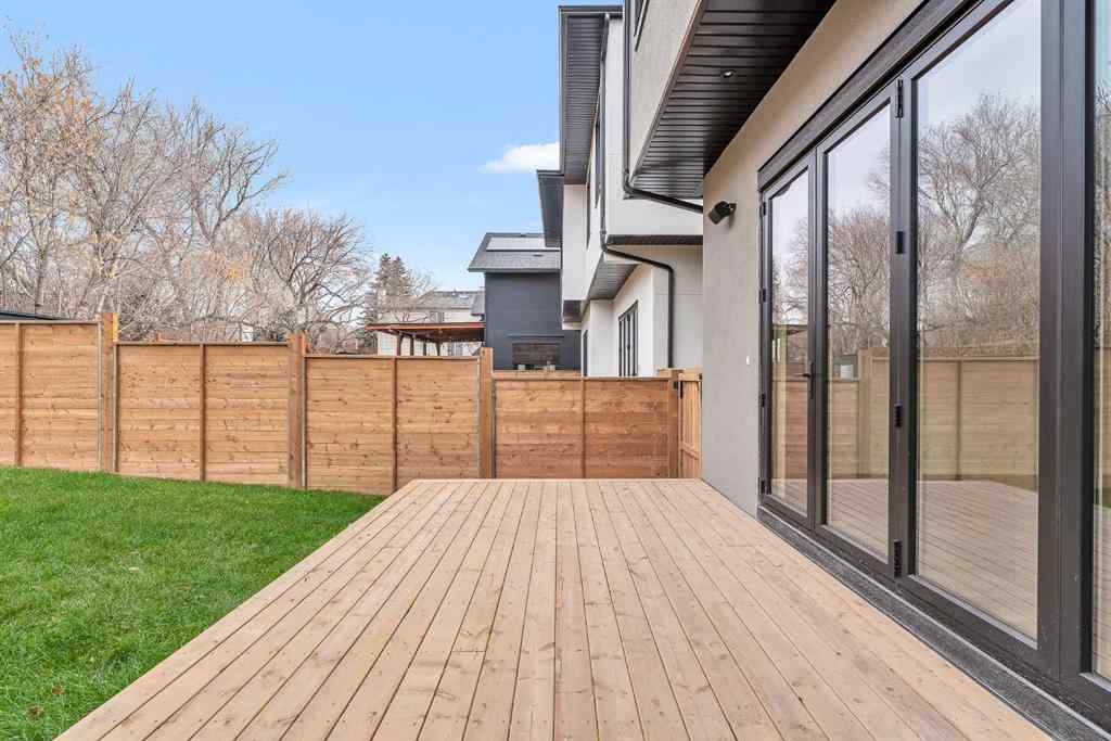 MLS® A2269153 - 2526 7 Avenue NW in West Hillhurst Calgary, Residential