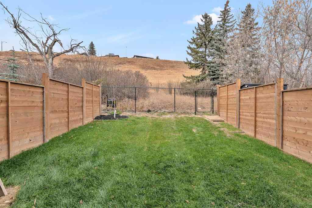 MLS® A2269153 - 2526 7 Avenue NW in West Hillhurst Calgary, Residential