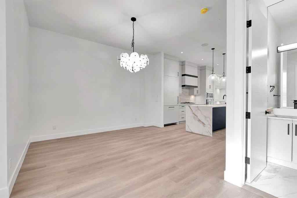 MLS® A2269153 - 2526 7 Avenue NW in West Hillhurst Calgary, Residential