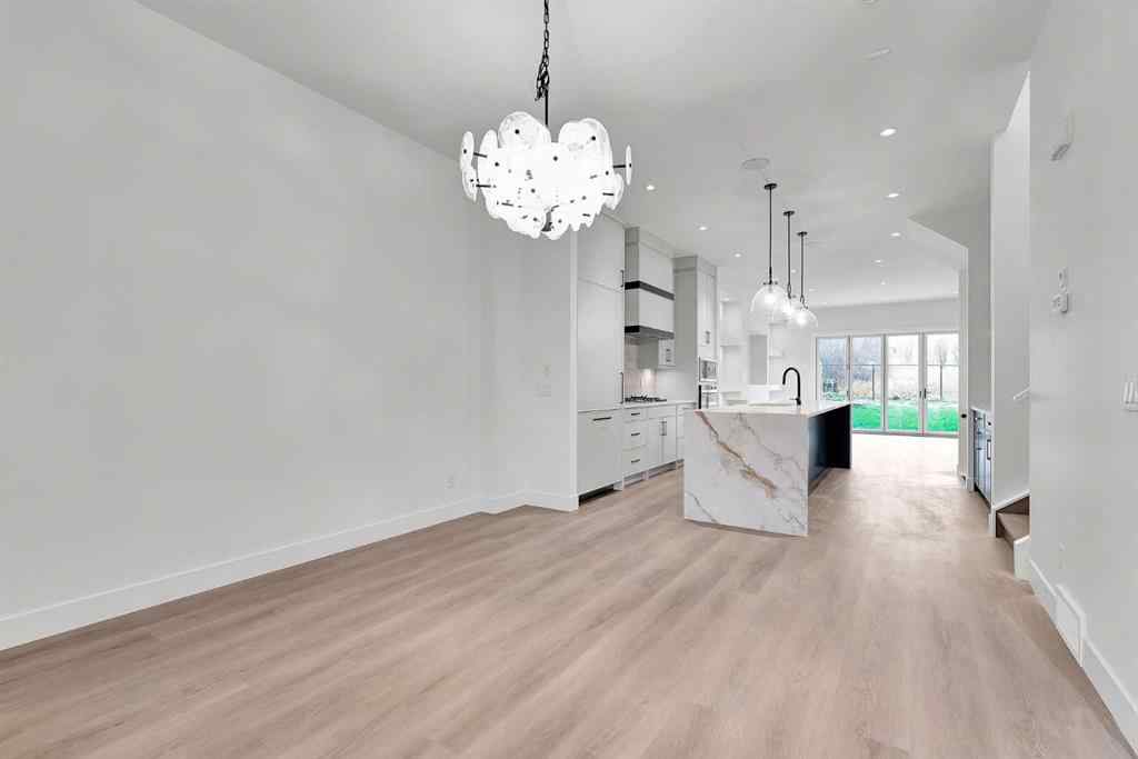 MLS® A2269153 - 2526 7 Avenue NW in West Hillhurst Calgary, Residential