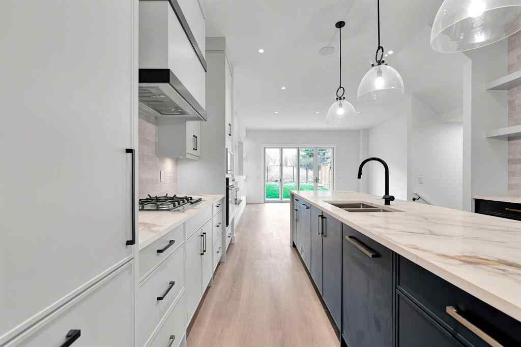 MLS® A2269153 - 2526 7 Avenue NW in West Hillhurst Calgary, Residential