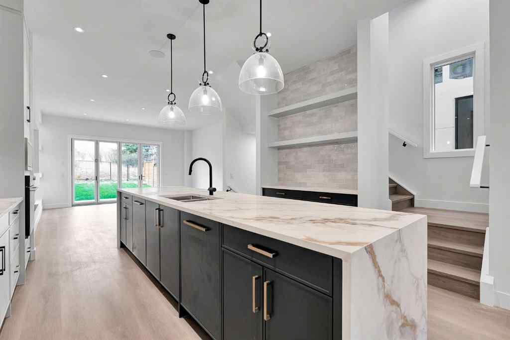 MLS® A2269153 - 2526 7 Avenue NW in West Hillhurst Calgary, Residential