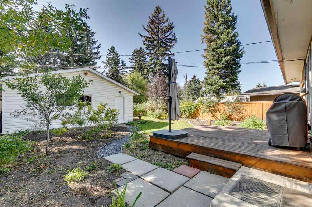 MLS&reg; # A2269154 - 3235 Bearspaw Drive NW in Brentwood Calgary, Residential Open Houses