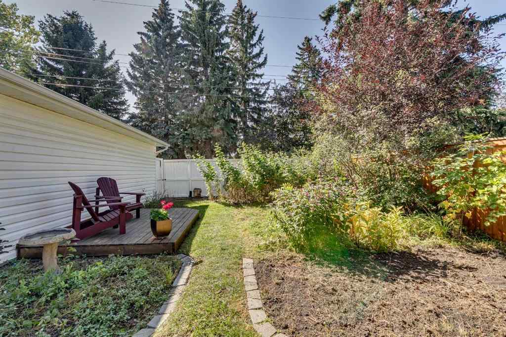MLS&reg; # A2269154 - 3235 Bearspaw Drive NW in Brentwood Calgary, Residential Open Houses