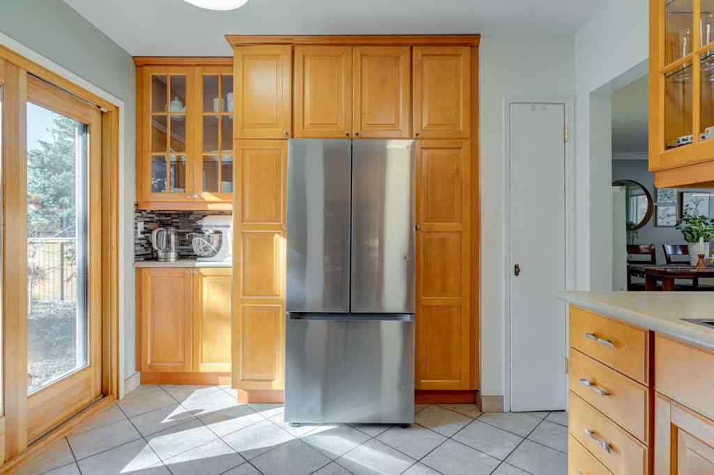 MLS&reg; # A2269154 - 3235 Bearspaw Drive NW in Brentwood Calgary, Residential Open Houses