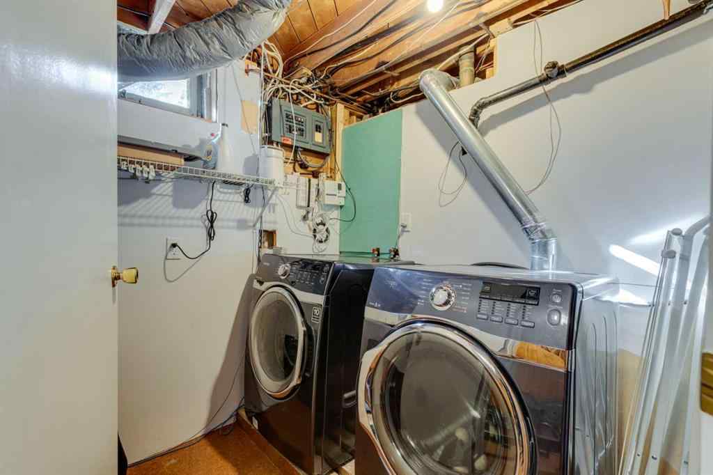 MLS&reg; # A2269154 - 3235 Bearspaw Drive NW in Brentwood Calgary, Residential Open Houses