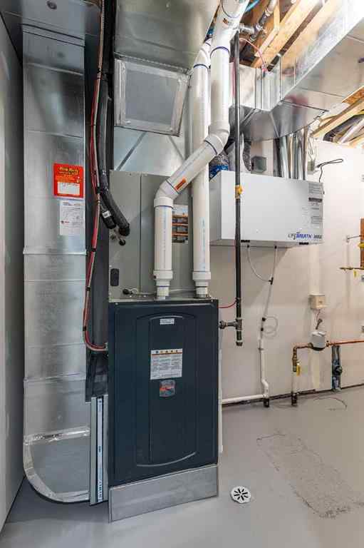 MLS® A2269155 - 111 Sierra Road SW in SW Southridge Medicine Hat, Residential