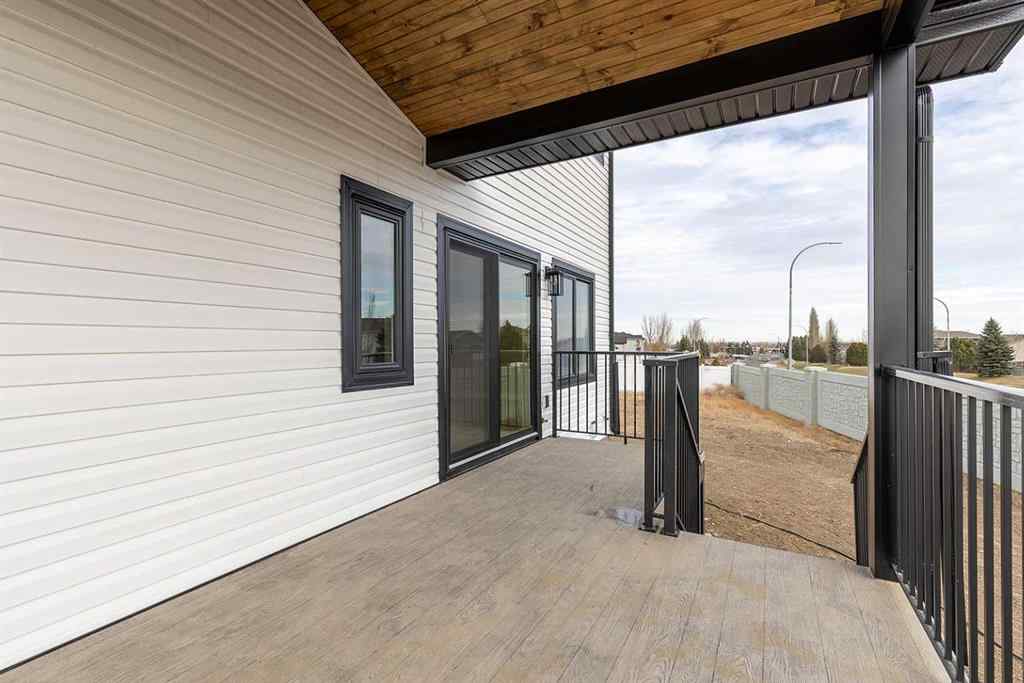 MLS® A2269155 - 111 Sierra Road SW in SW Southridge Medicine Hat, Residential