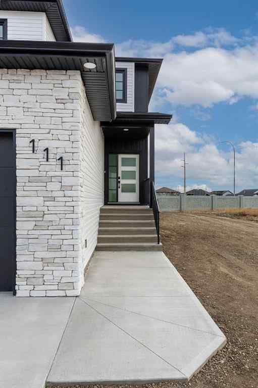 MLS® A2269155 - 111 Sierra Road SW in SW Southridge Medicine Hat, Residential
